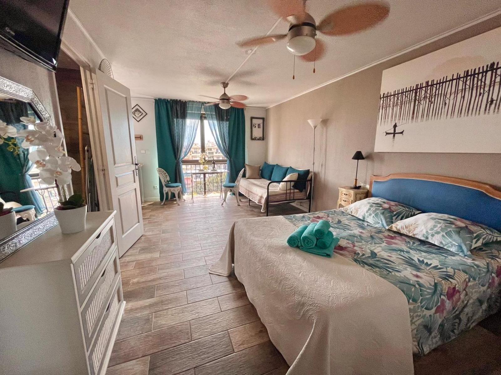 Luxurious In 450 M Of The Sea Apartment Nice